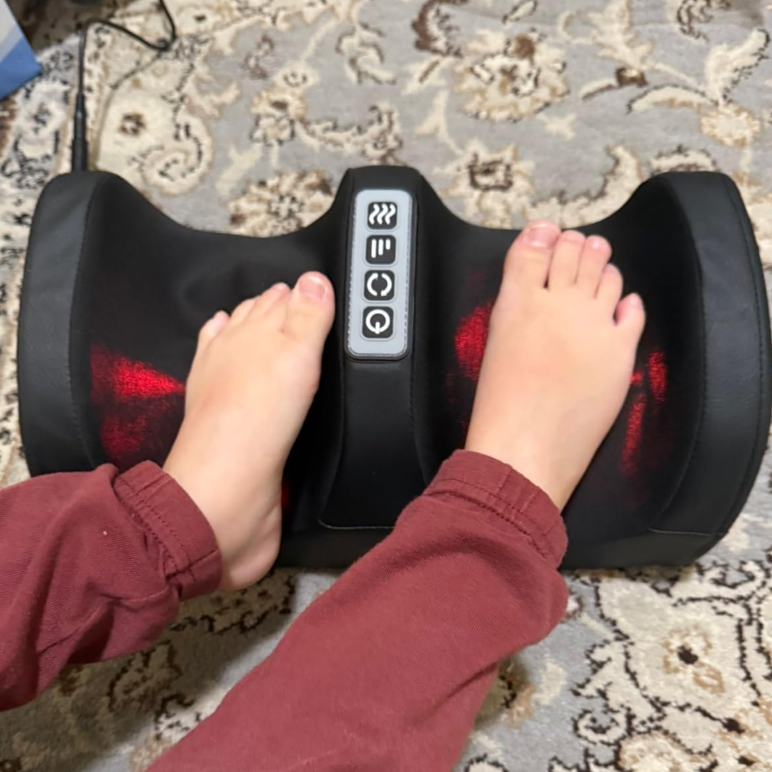 FootEase Pro™ – Gentle Relief After a Long Day.